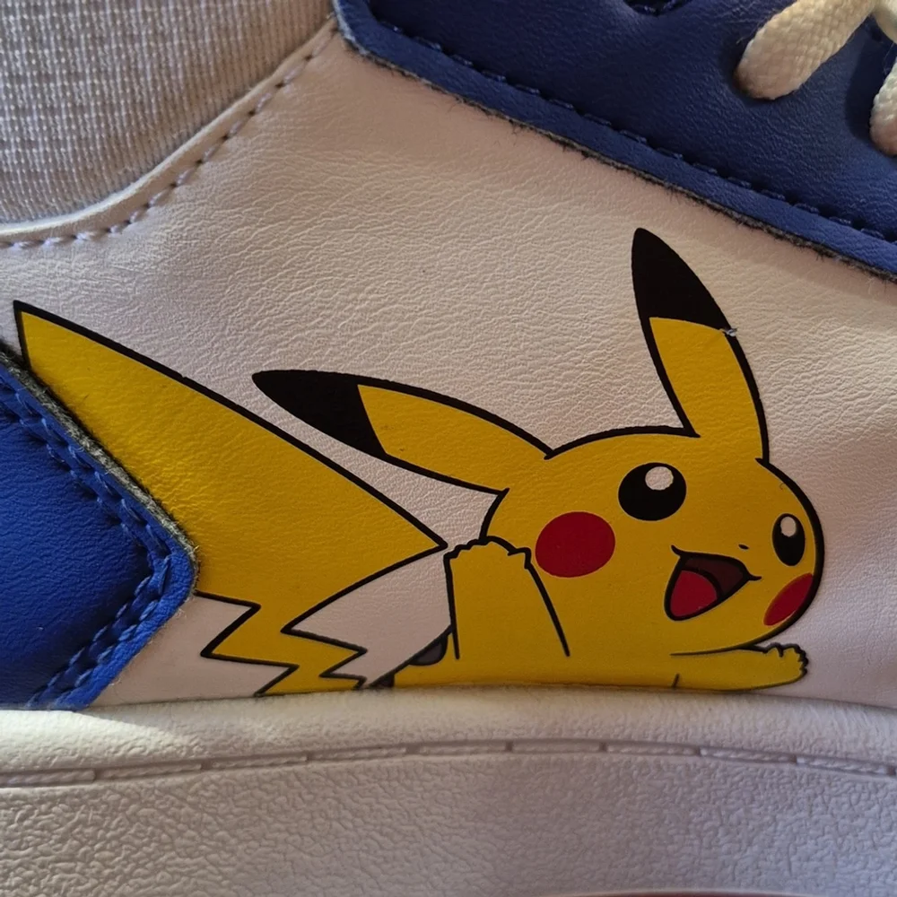 Adidas Pokémon Blue and White Sneakers sz.6 [#1639]